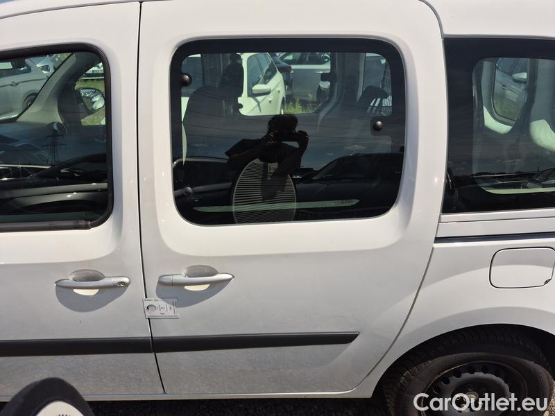  Renault  Kangoo  2 (2008)  1.5BdCi 95 Zen 5d #27