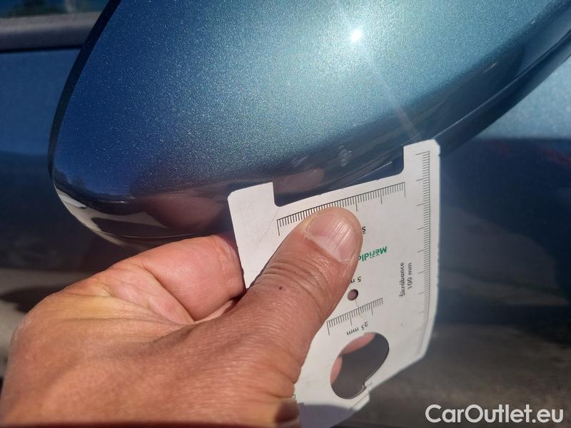  KIA  Cee'd Xceed (2019) Ceed SW 1.5 T-GDI 118 Spin AT #18
