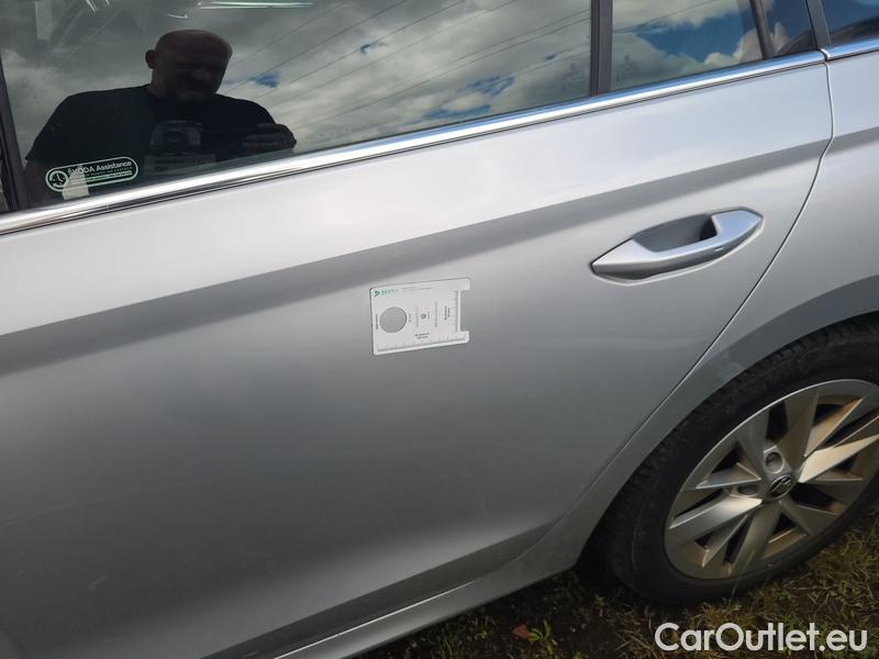 Skoda  Octavia  Lim. (NX3)(2020) Oct.Combi 1.5TSI 110 Style #7