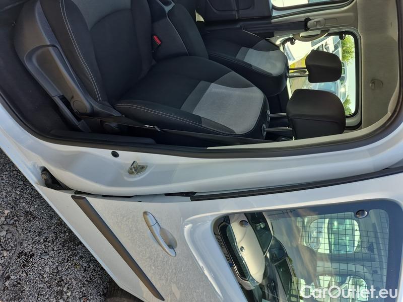  Renault  Kangoo  2 (2008)  1.5BdCi 95 Zen 5d #30