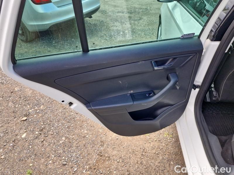  Skoda  Fabia  Combi (2015) Com.1.0TSI 70 Ambition 5d #12