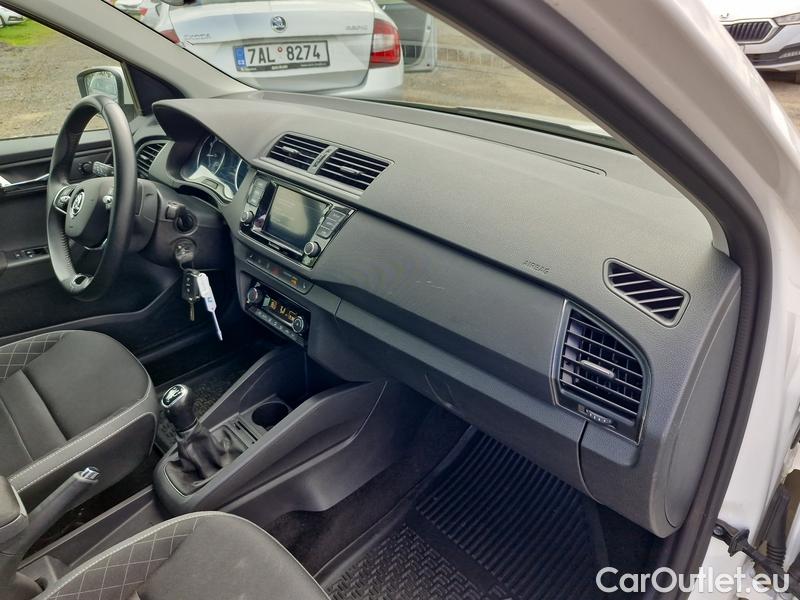  Skoda  Fabia  Combi (2015) Com.1.0TSI 70 Ambition 5d #40