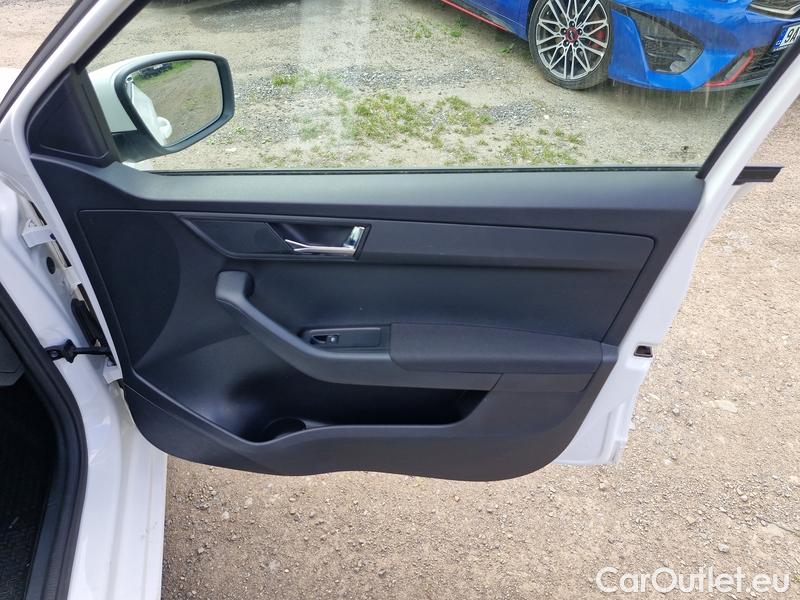  Skoda  Fabia  Combi (2015) Com.1.0TSI 70 Ambition 5d #38
