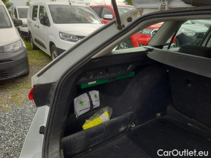  Skoda  Octavia  Combi (NX3)(2020) Oct.Combi 2.0TDI 85 Style #18