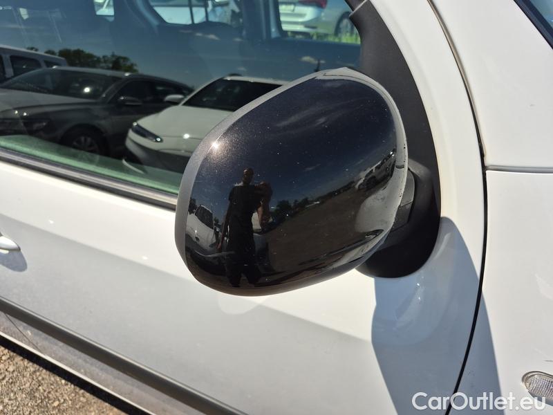  Renault  Kangoo  2 (2008)  1.5BdCi 95 Zen 5d #25