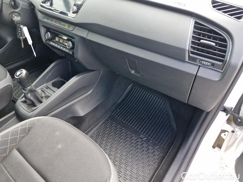  Skoda  Fabia  Combi (2015) Com.1.0TSI 70 Ambition 5d #41
