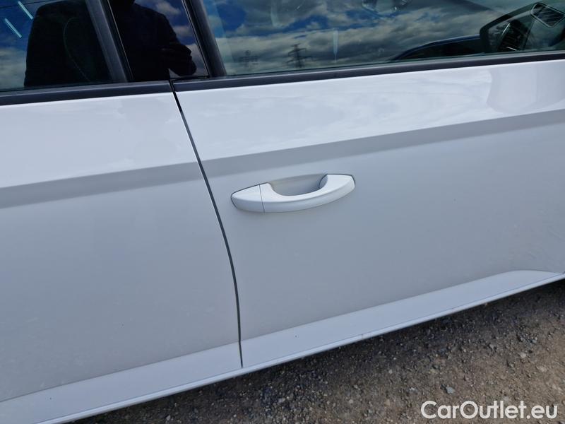  Skoda  Fabia  Combi (2015) Com.1.0TSI 70 Ambition 5d #9