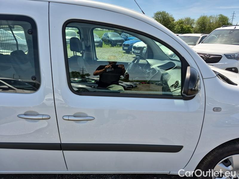  Renault  Kangoo  2 (2008)  1.5BdCi 95 Zen 5d #29