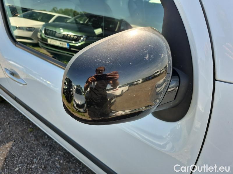  Renault  Kangoo  2 (2008)  1.5BdCi 95 Zen 5d #19