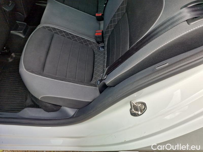  Skoda  Fabia  Combi (2015) Com.1.0TSI 70 Ambition 5d #24