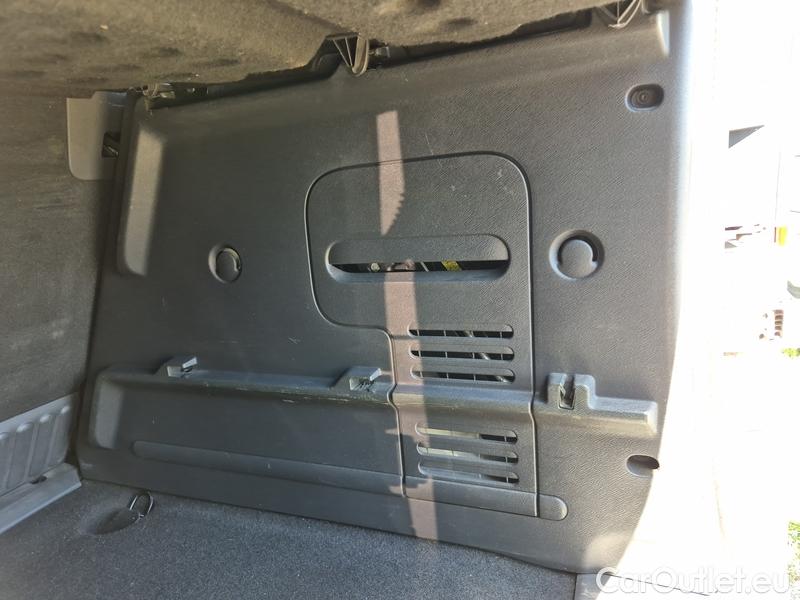  Renault  Kangoo  2 (2008)  1.5BdCi 95 Zen 5d #25