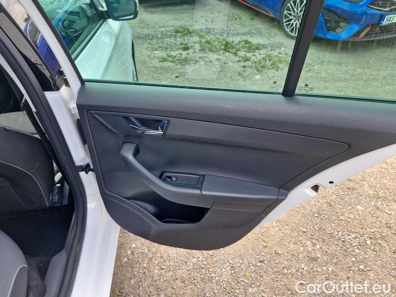  Skoda  Fabia  Combi (2015) Com.1.0TSI 70 Ambition 5d #34