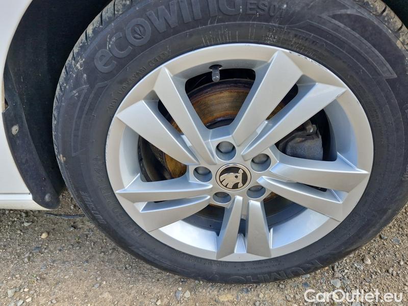  Skoda  Fabia  Combi (2015) Com.1.0TSI 70 Ambition 5d #10