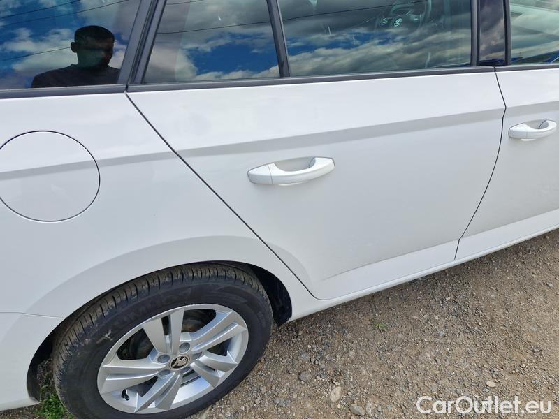  Skoda  Fabia  Combi (2015) Com.1.0TSI 70 Ambition 5d #32
