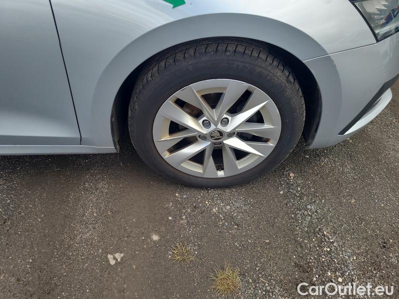  Skoda  Octavia  Lim. (NX3)(2020) Oct.Combi 1.5TSI 110 Style #17