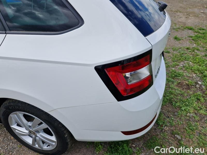  Skoda  Fabia  Combi (2015) Com.1.0TSI 70 Ambition 5d #26