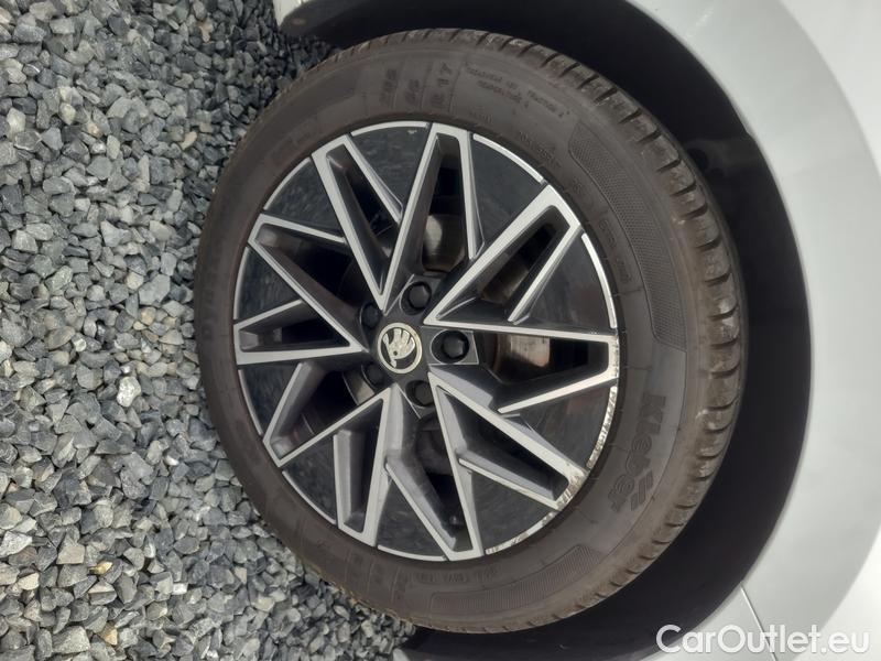  Skoda  Octavia  Combi (NX3)(2020) Oct.Combi 2.0TDI 85 Style #24