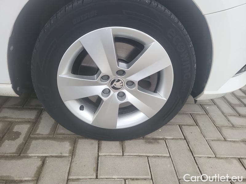  Skoda  Fabia  Combi (2015)  Com 1.0TSI 81 Ambition #16