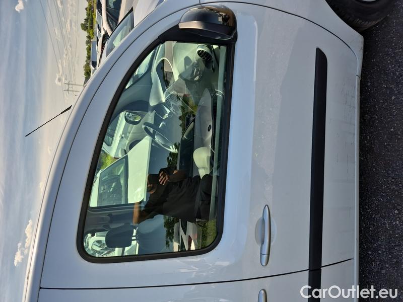  Renault  Kangoo  2 (2008)  1.5BdCi 95 Zen 5d #25