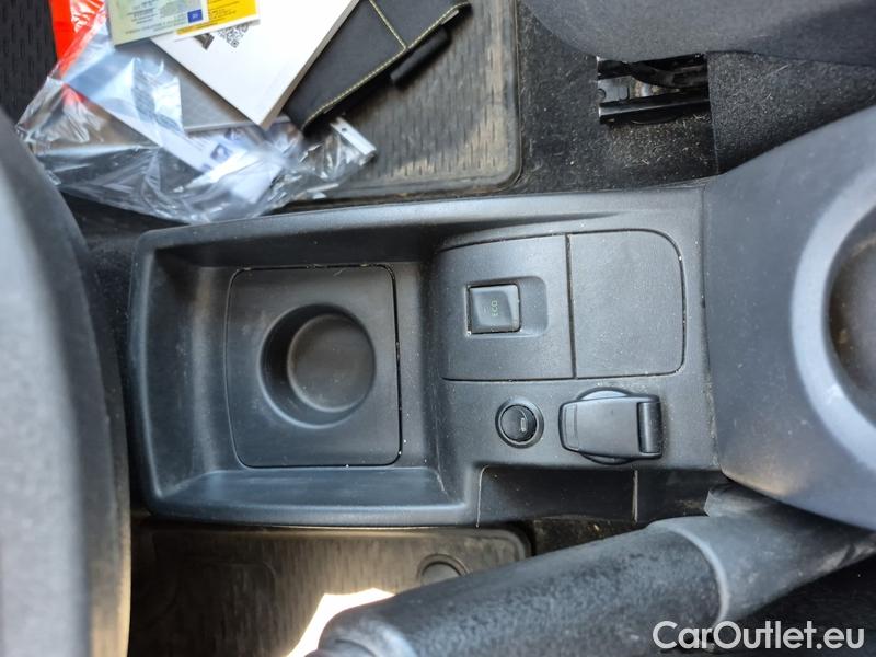  Renault  Kangoo  2 (2008)  1.5BdCi 95 Zen 5d #28