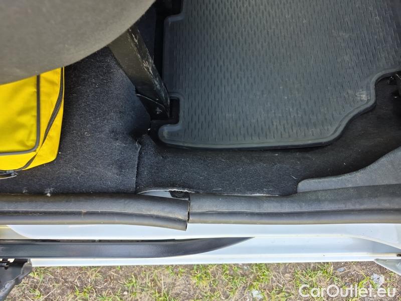  Renault  Kangoo  2 (2008)  1.5BdCi 95 Zen 5d #17
