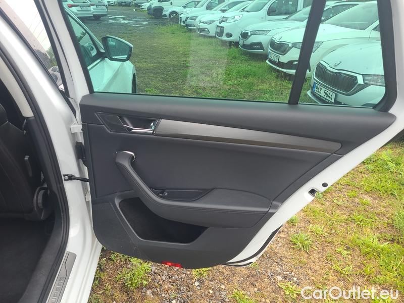  Skoda  Superb  Combi (3V5)(2015) Sup.C.FL2.0TDI 110 Style AT #9