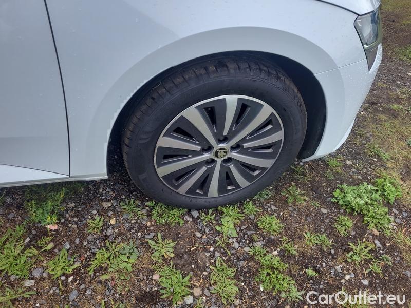  Skoda  Superb  Combi (3V5)(2015) Sup.C.FL2.0TDI 110 Style AT #10