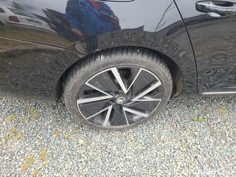  Skoda  Superb  Combi (3V5)(2015) Sup.C.FL2.0TDI 110 L&K AT #24