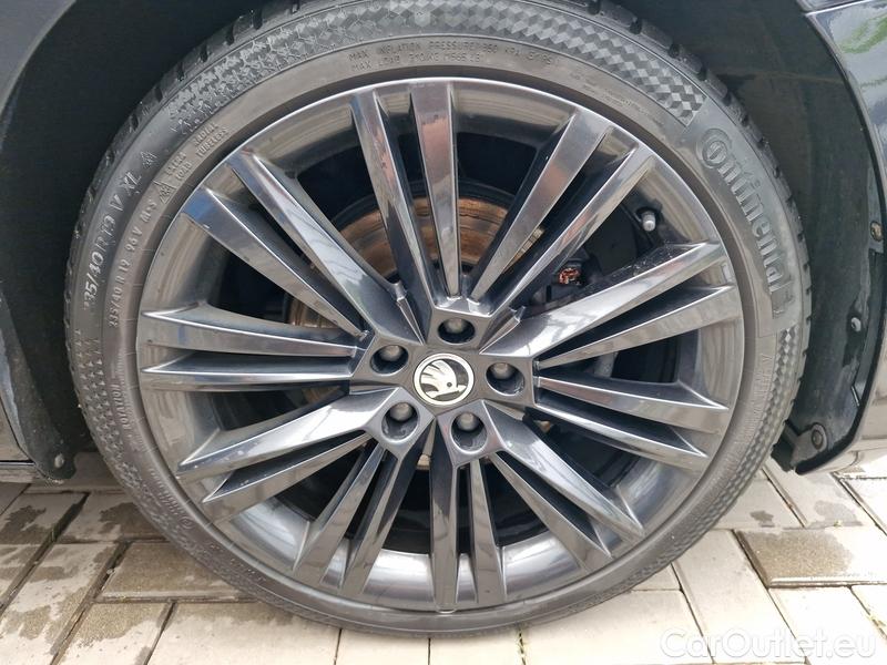  Skoda  Superb  (3V3)(2015) Supe.2.0TDI 147 Style 4x4 Aut #14