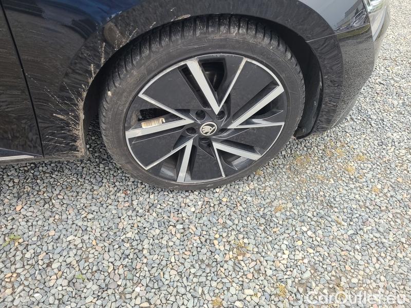  Skoda  Superb  Combi (3V5)(2015) Sup.C.FL2.0TDI 110 L&K AT #28