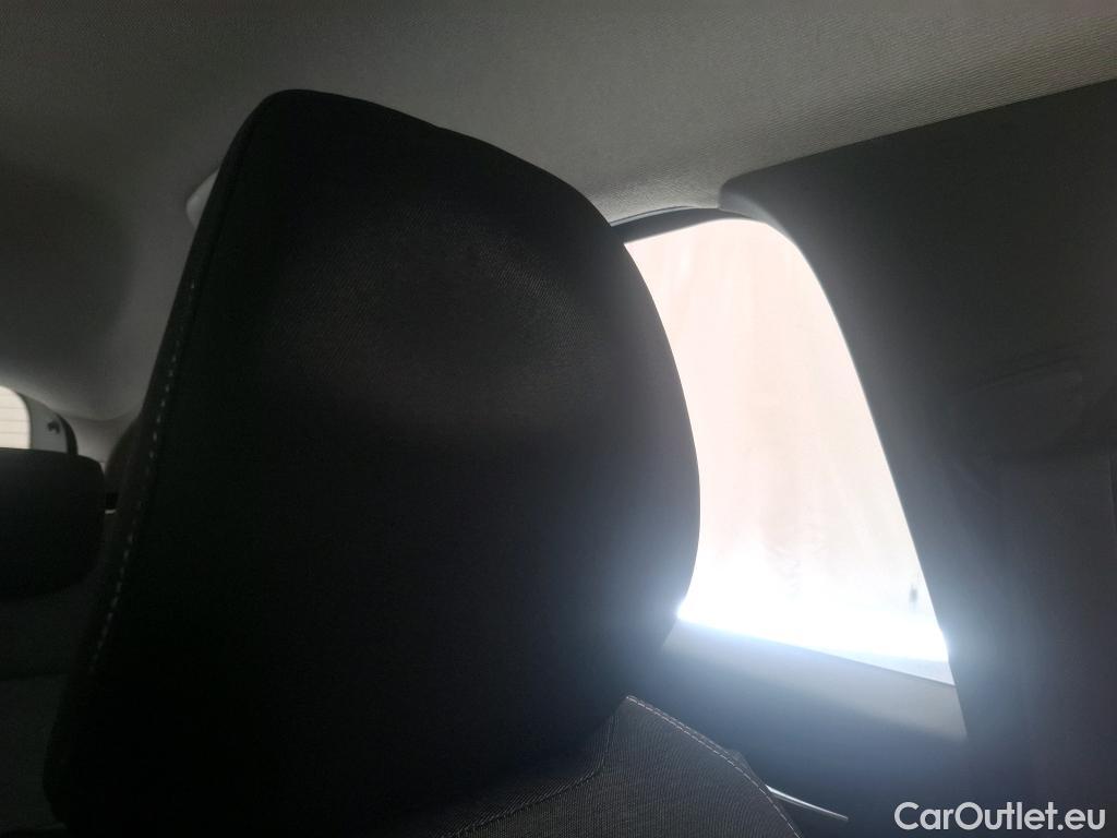  Renault  Captur RENAULT  / 2019 / 5P / SUV Business TCe 140 EDC FAP -21 #77