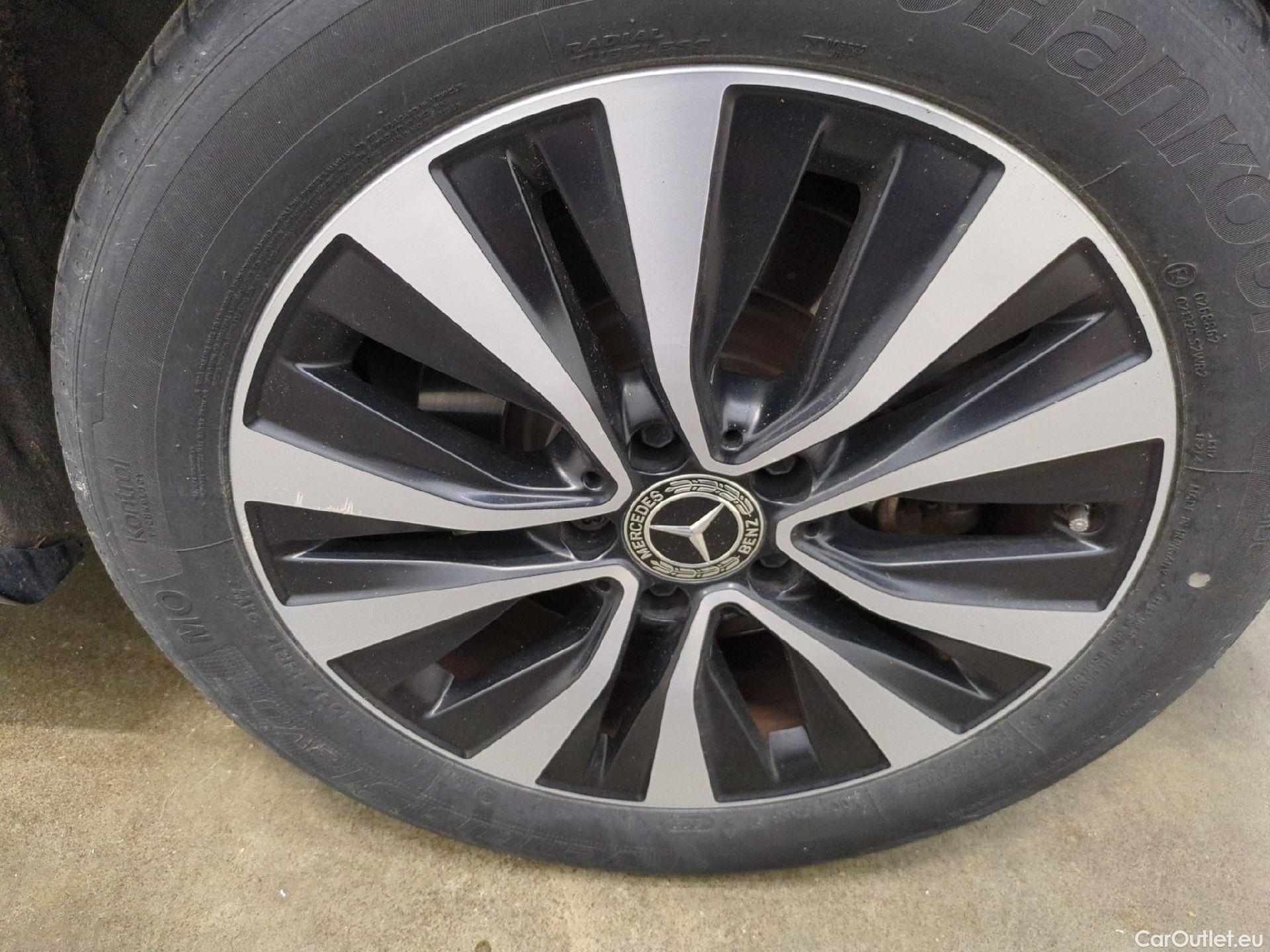  Mercedes  A-Klasse MERCEDES-BENZ Classe A Berline / 2018 / 4P / Berline A 250 e Business Line 8G-DCT #10