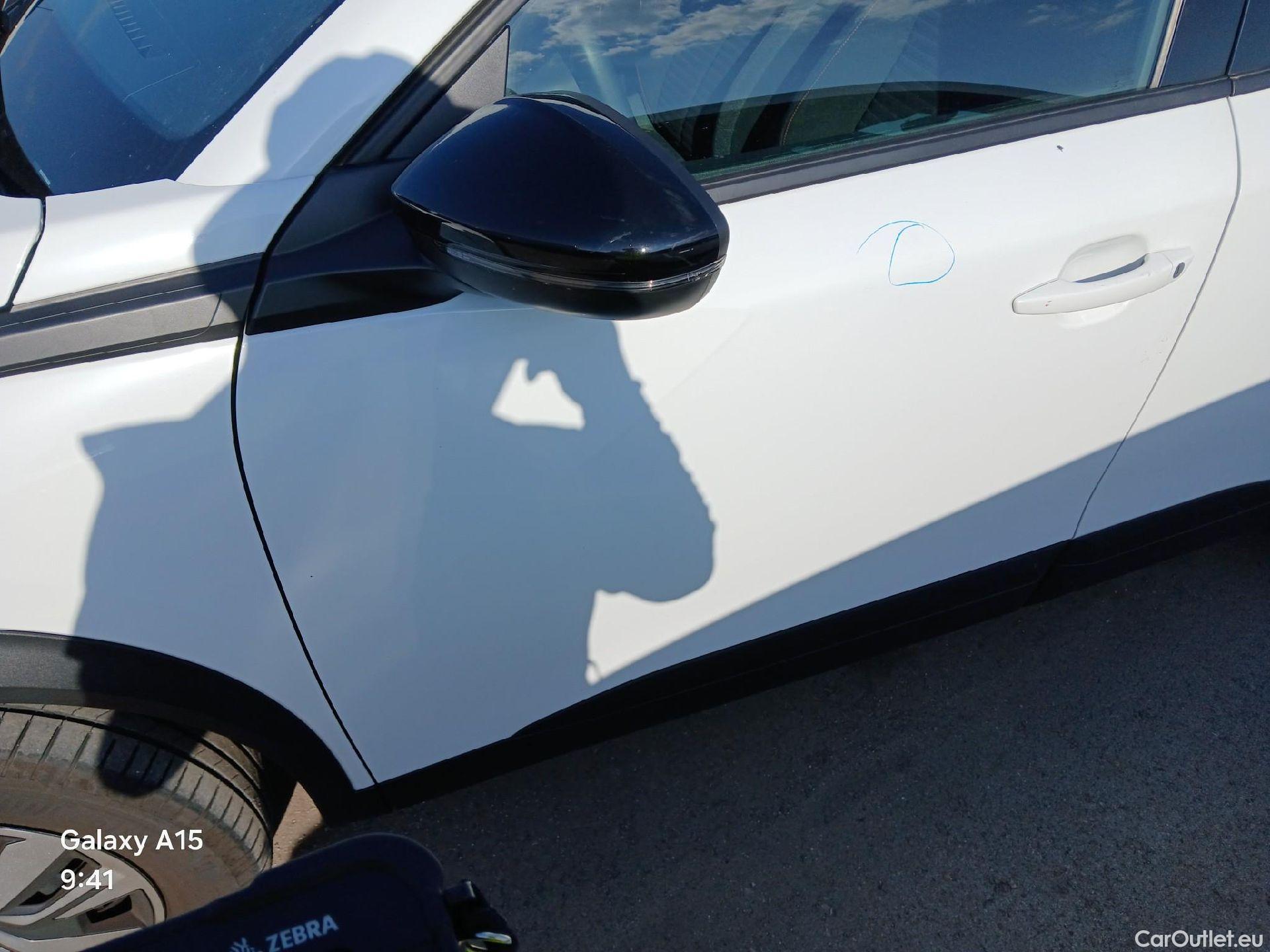  Peugeot  2008 PEUGEOT  / 2019 / 5P / todoterreno Active BlueHDI 81kW (110CV) #3
