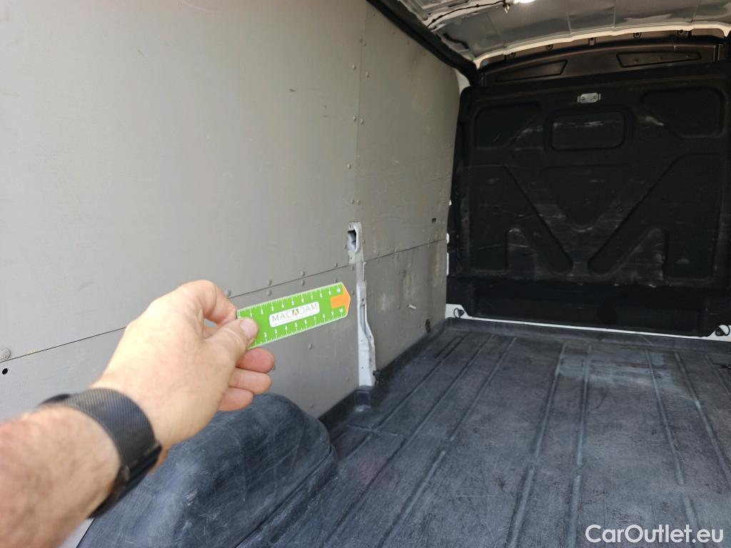  Ford  Transit FORD  / 2013 / 4P / furgón 350 96kW L3H2 Van Trend FWD #39