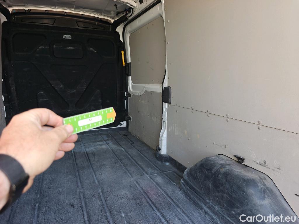  Ford  Transit FORD  / 2013 / 4P / furgón 350 96kW L3H2 Van Trend FWD #41