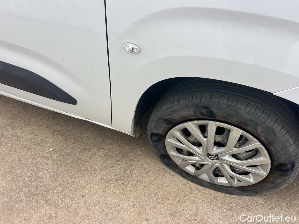  Citroen  Berlingo CITROEN  / 2018 / 4P / combi Talla M BlueHDi 100 S&S LIVE PACK BUSINE #41