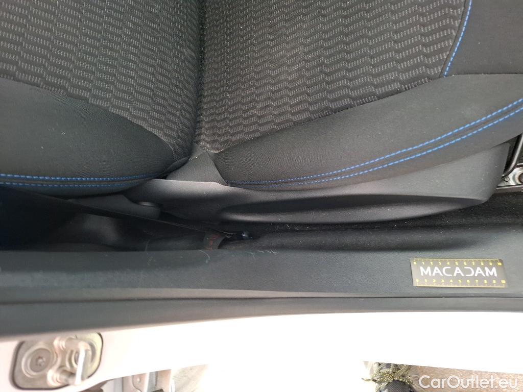  Peugeot  208  Signature 1.2 PureTech 80CV BVM5 E6dT #11