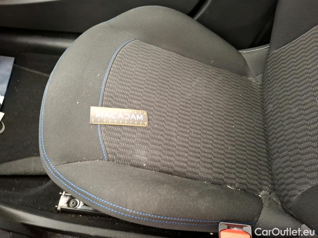  Peugeot  208  Signature 1.2 PureTech 80CV BVM5 E6dT #17