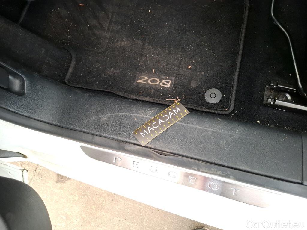  Peugeot  208  Signature 1.2 PureTech 80CV BVM5 E6dT #3