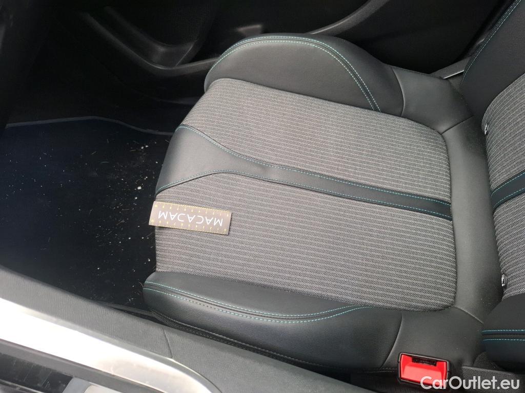 Peugeot  3008 PEUGEOT  2020 5P SUV 16 HYBRID 225 EEAT8 Allure Pack #63