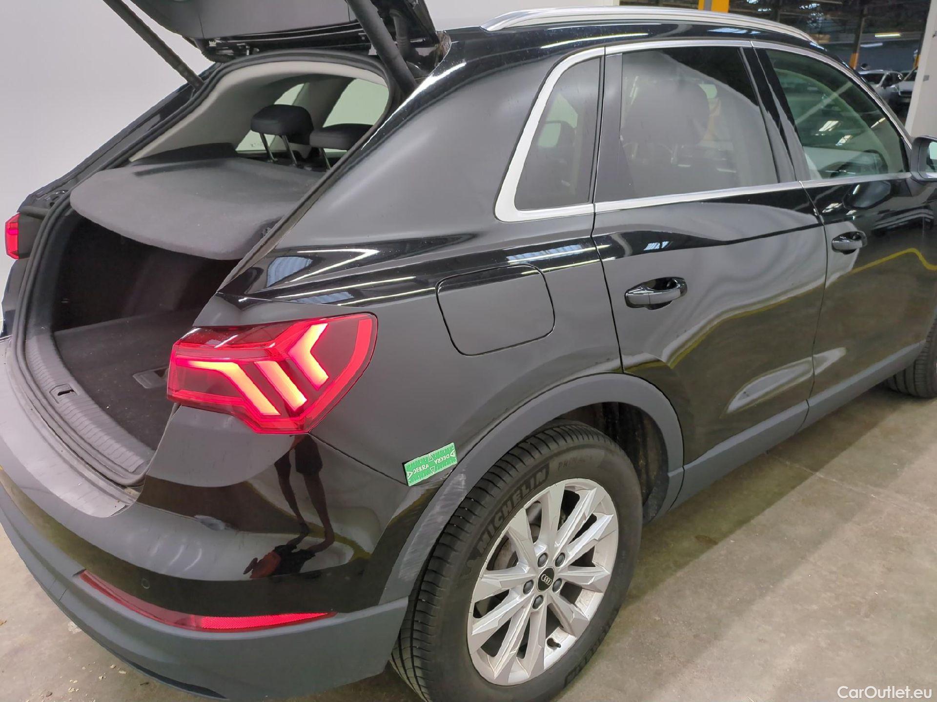  Audi  Q3 AUDI  / 2018 / 5P / SUV 35 TFSI 150 S Tronic Advanced(SL) #16