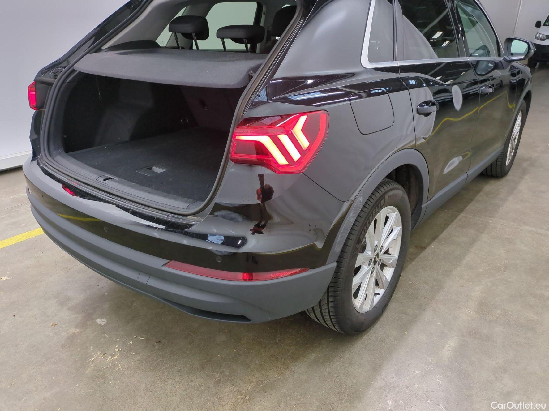  Audi  Q3 AUDI  / 2018 / 5P / SUV 35 TFSI 150 S Tronic Advanced(SL) #10