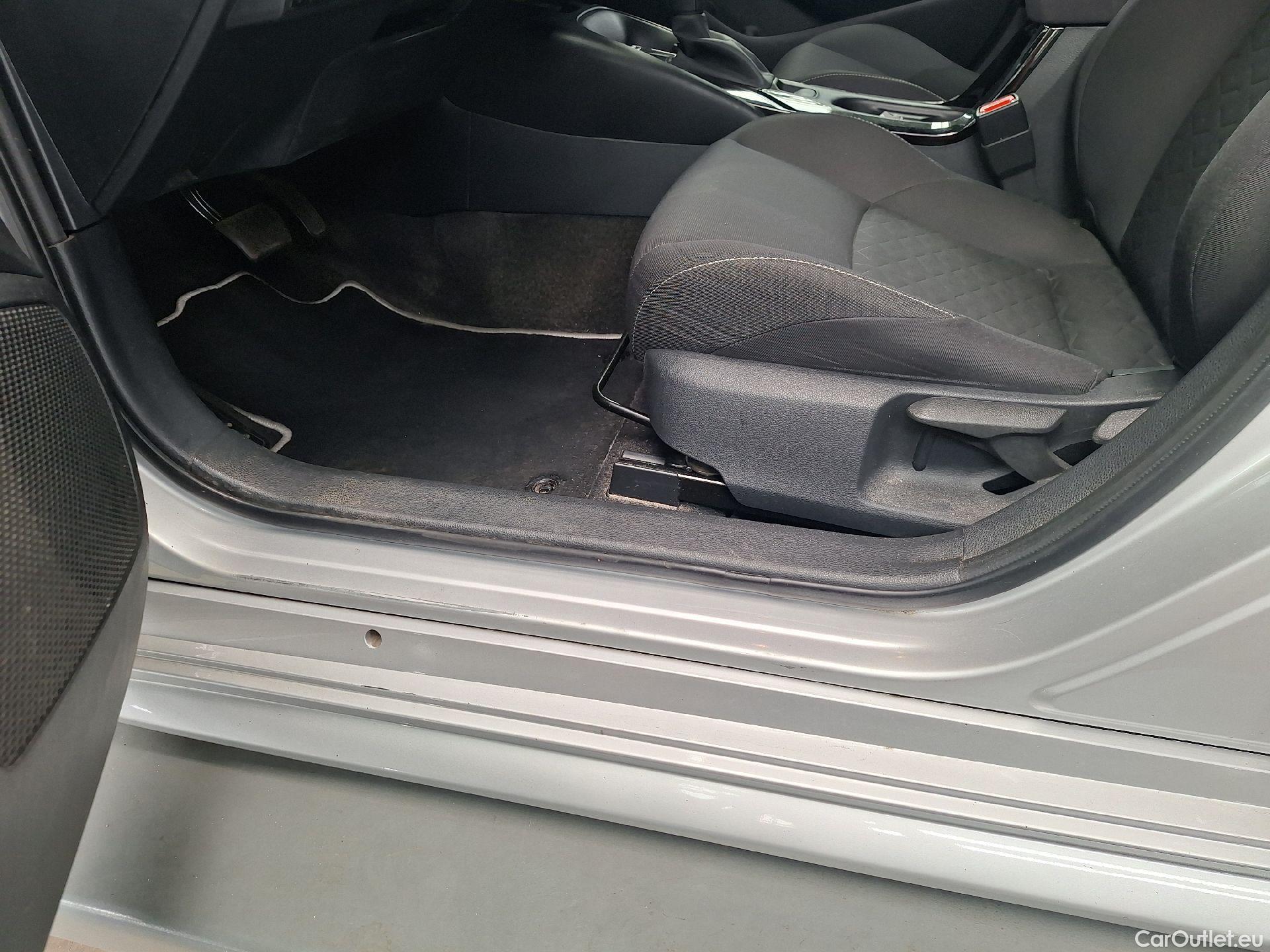 Toyota  Corolla Toyota,  TS '19, Toyota  Touring Sports 1.8 Hybrid Dynamic e #13