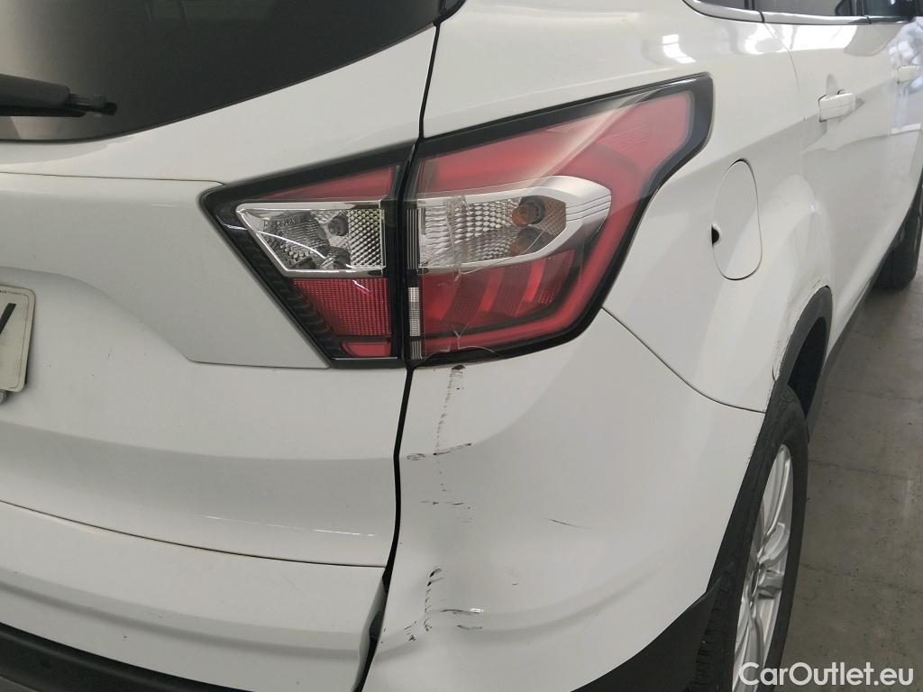  Ford  Kuga FORD  / 2016 / 5P / todoterreno 1.5 EcoBoost 88kW 4x2 Trend+ (CX) #1
