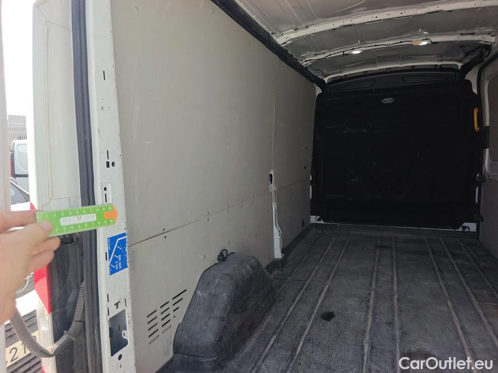  Ford  Transit FORD  / 2013 / 4P / furgón 350 96kW L3H2 Van Trend FWD #26