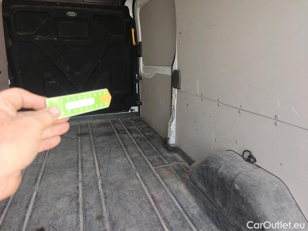  Ford  Transit FORD  / 2013 / 4P / furgón 350 96kW L3H2 Van Trend FWD #37