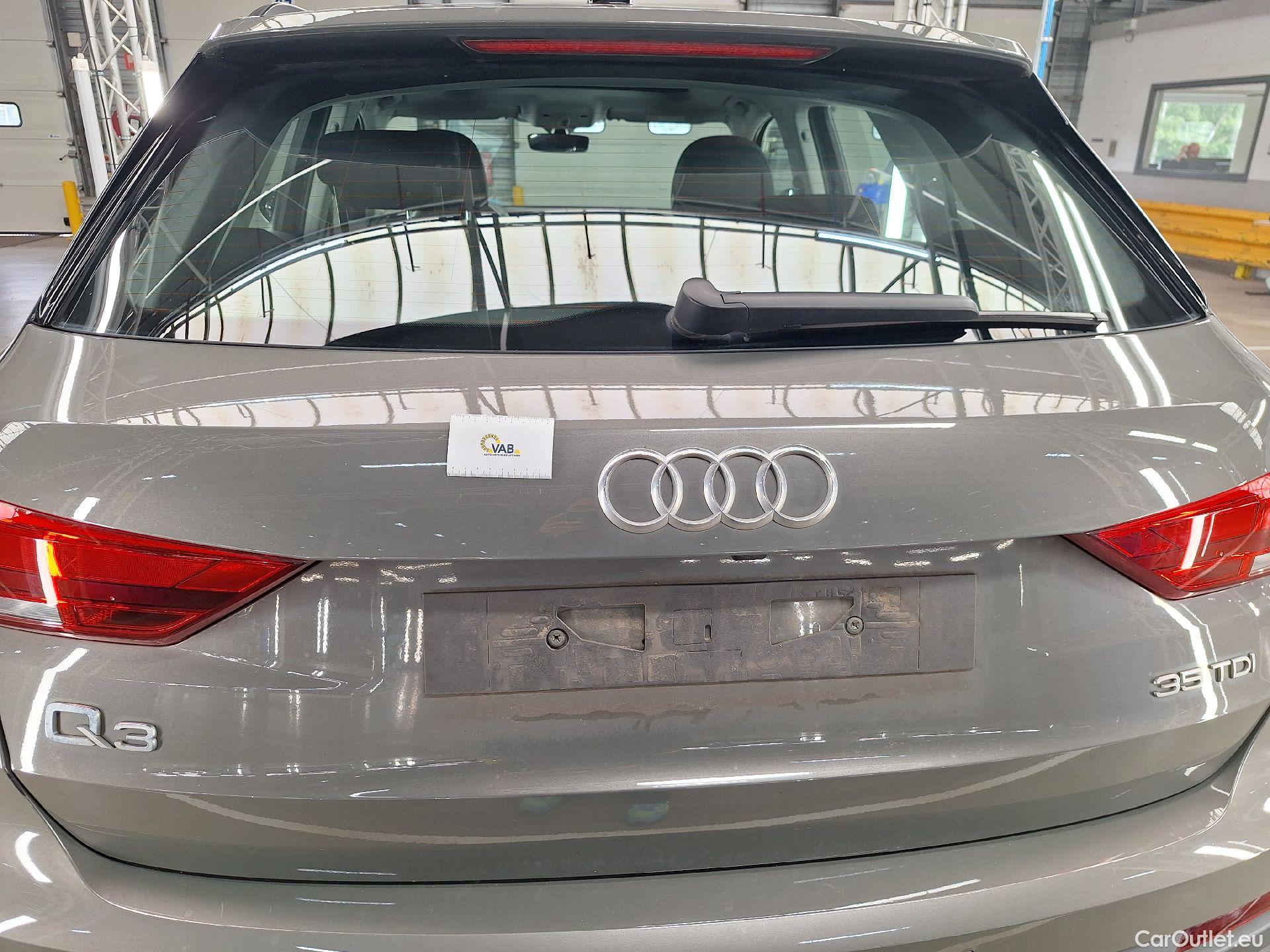 Audi  Q3 Audi,  '18, Audi  35 TDI S Tronic Business Edition 5d #36