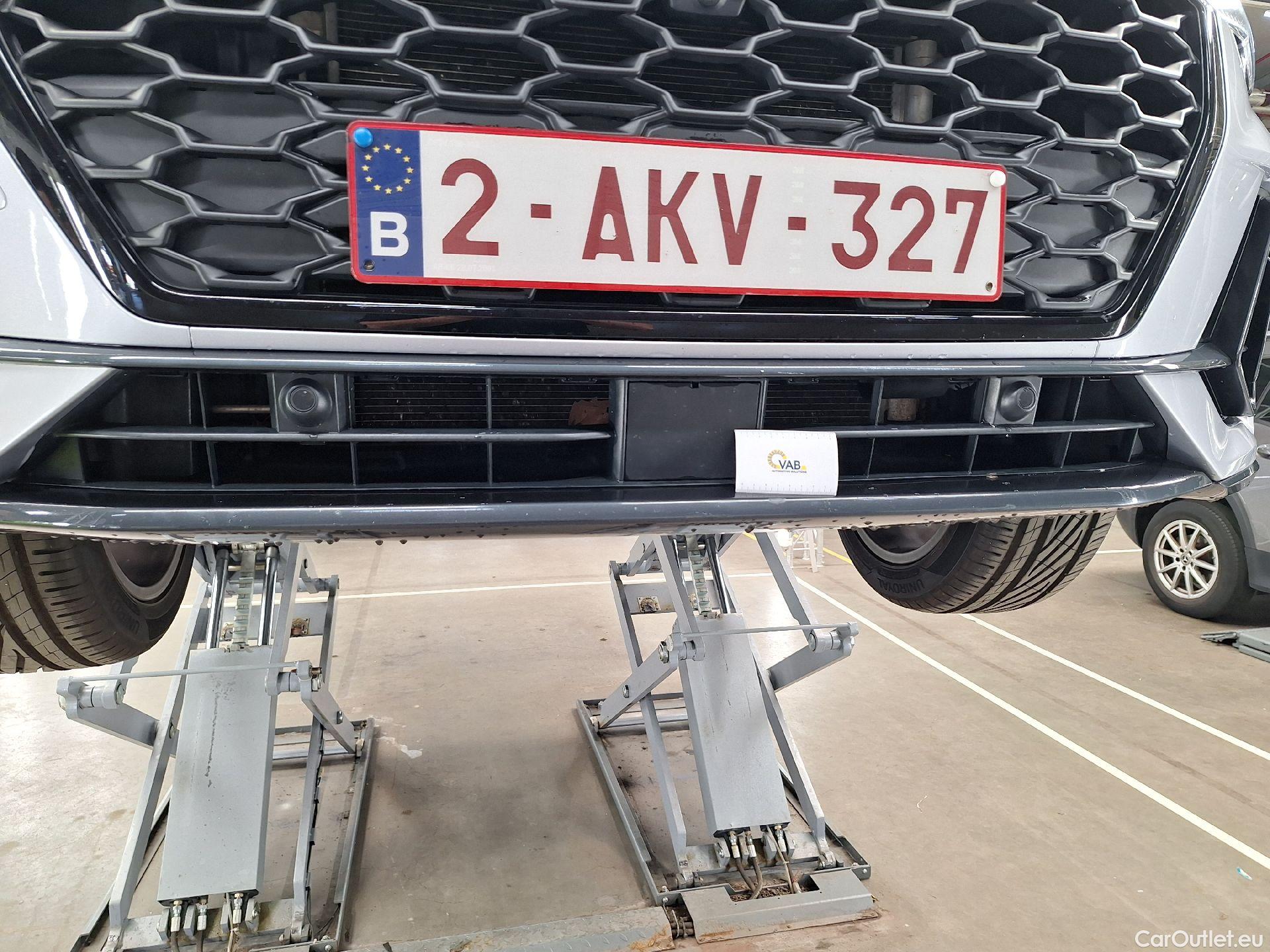  Audi  Q3 Audi,  SB '19, Audi  Sportback 45 TFSI e S tronic 5d #34