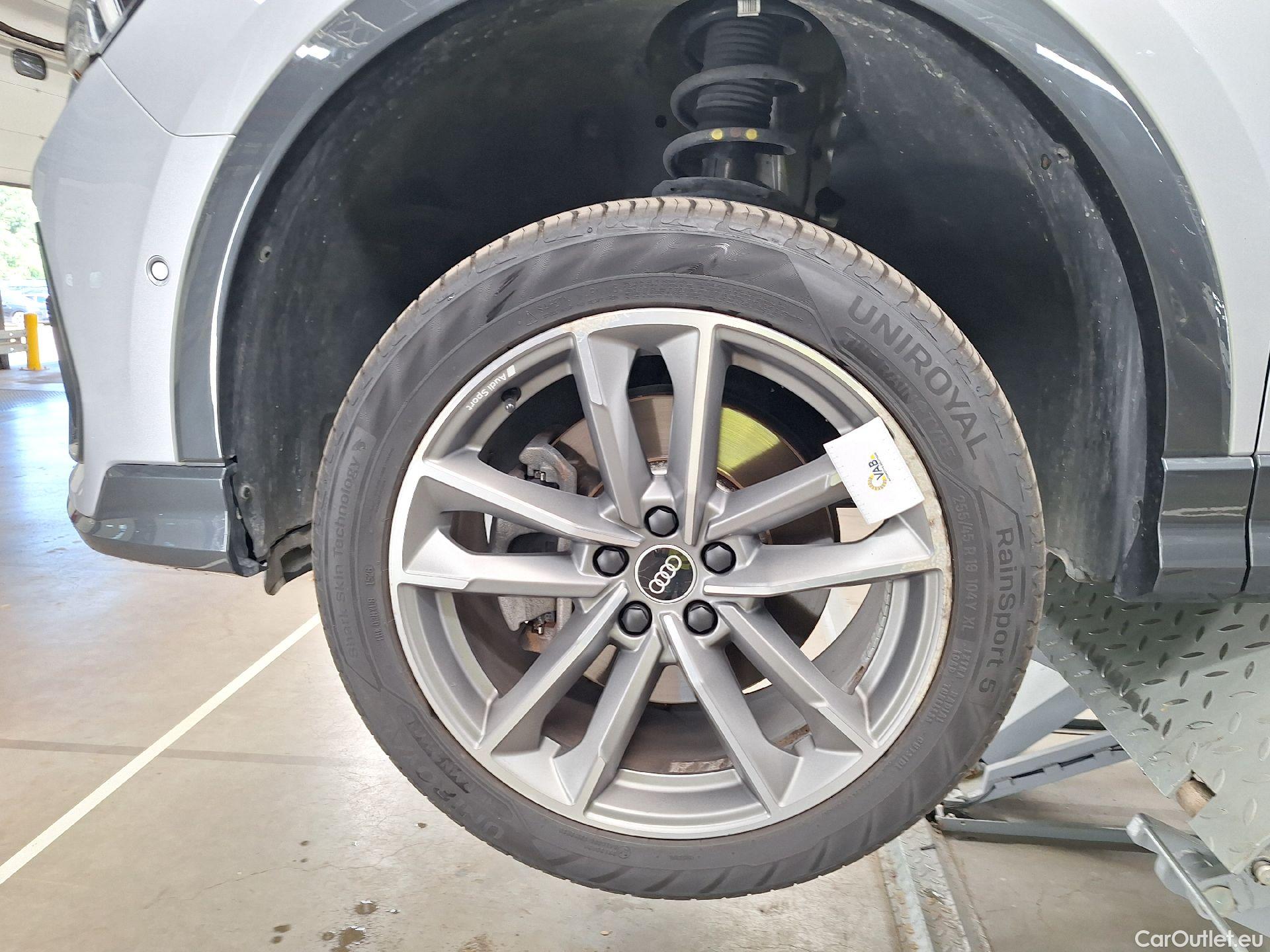  Audi  Q3 Audi,  SB '19, Audi  Sportback 45 TFSI e S tronic 5d #13