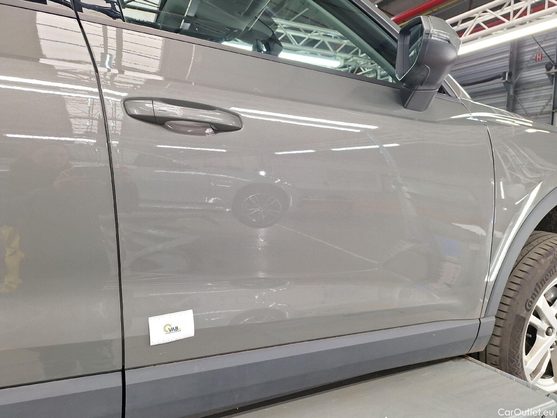  Audi  Q3 Audi,  '18, Audi  35 TDI S Tronic Business Edition 5d #26